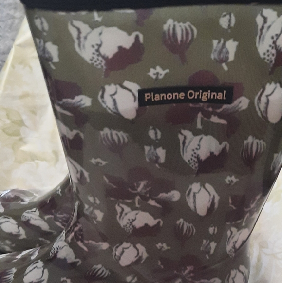 Planone original womens rain boots. Size 7 - Picture 2 of 4
